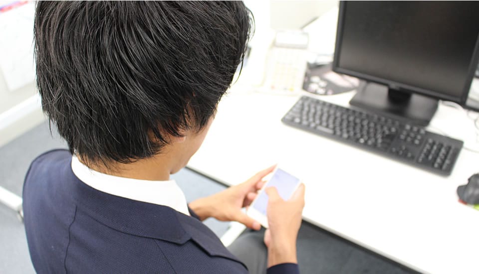 少し早いけど桑原さんに連絡してみよう。